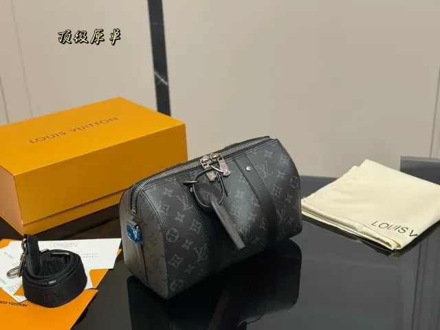 Louis Vuitton Keepall Monogram Satchel Bag in Leather — 27 × 17 cm — source photograph 1 of 3