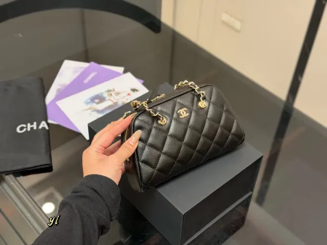 Chanel Preppy Shoulder Bag in Leather — 23 × 16 cm — source photograph 1 of 3