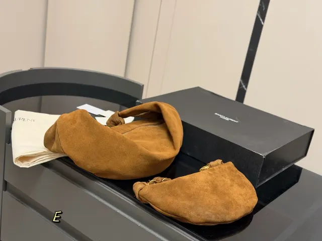 Saint Laurent Cassandre Woven Tote Bag — 46 cm Options — source photograph 1 of 3