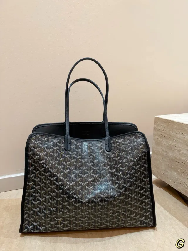 Goyard Hardy Tote Bag in Leather — 40 × 30 cm — source photograph 1 of 3
