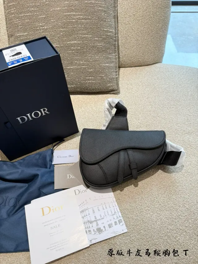 Dior Belt Bag in Leather — 25 cm — source photograph 1 of 3