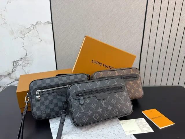 Louis Vuitton Pochette Printed Messenger Bag in Leather — 24 × 15 cm — source photograph 1 of 3