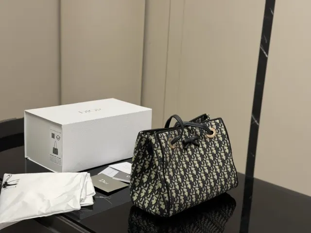Dior Handbag in Leather — 27 × 20 cm — source photograph 1 of 3