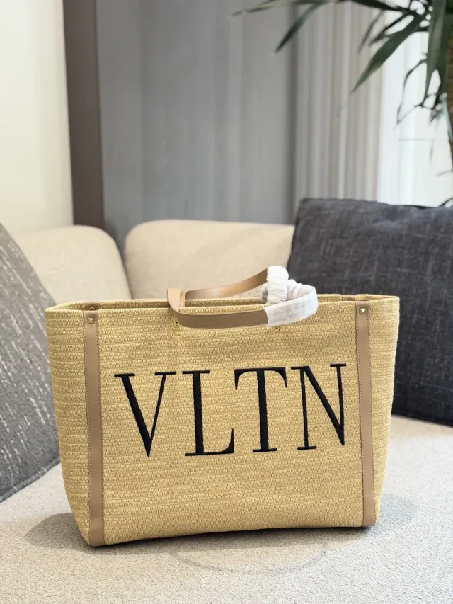 Valentino Raffia Style Tote Bag — 40 cm — source photograph 1 of 3