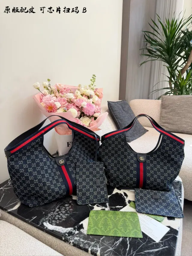 Gucci Giglio Denim Tote Bag — 60 × 47 × 16 cm Options — source photograph 1 of 3