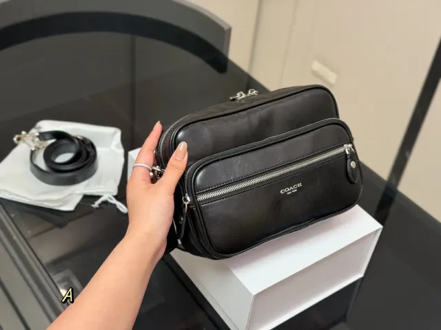 Coach Flap Camera Bag in Leather — 24 × 17 cm — source photograph 1 of 3