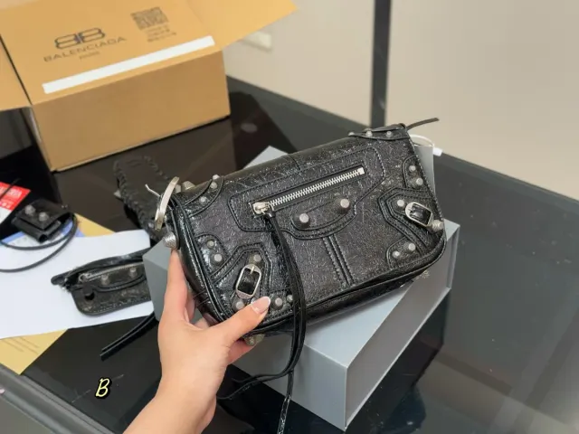 Balenciaga Handbag in Leather — 27 × 15 cm — source photograph 1 of 3