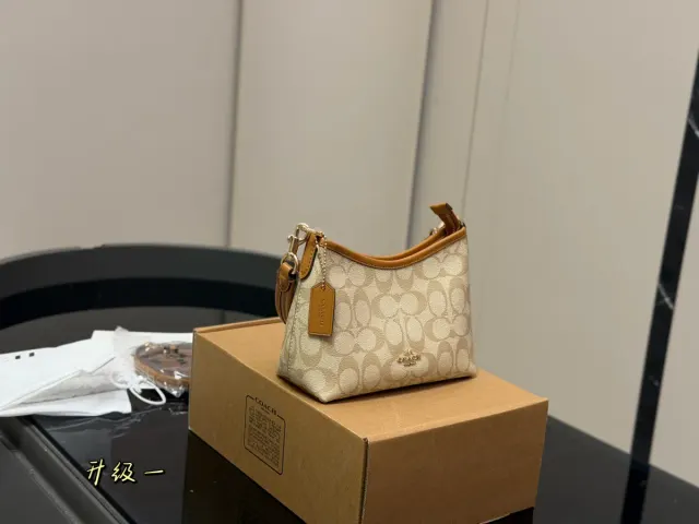 Coach Laurel Crossbody Bag in Leather — 19 × 14 cm — source photograph 1 of 3