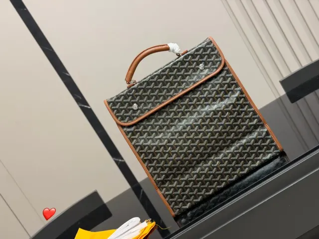Goyard Backpack in Leather — 33 × 34 cm — source photograph 1 of 3
