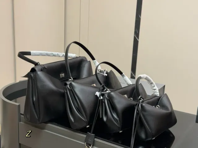 Balenciaga Rodeo Tote Bag in Leather — 40 × 30 cm Options — source photograph 1 of 3