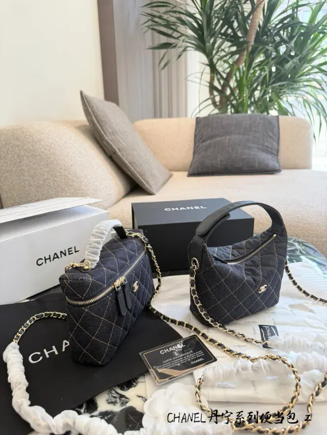 Chanel Denim Quilted Crossbody Bag — 16 cm — source photograph 1 of 3