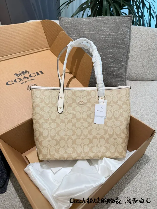 Coach Printed Backpack in Leather — 29 cm — source photograph 1 of 3
