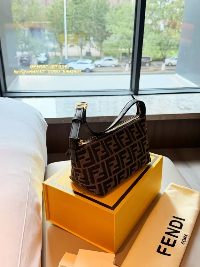 Fendi Satchel Bag in Leather — 21 × 11 cm — source photograph 1 of 3