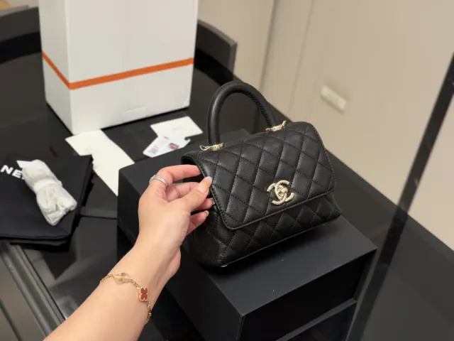 Chanel Coco Handle Top-Handle Bag in Cowhide Leather — 20 × 13 cm — source photograph 1 of 3