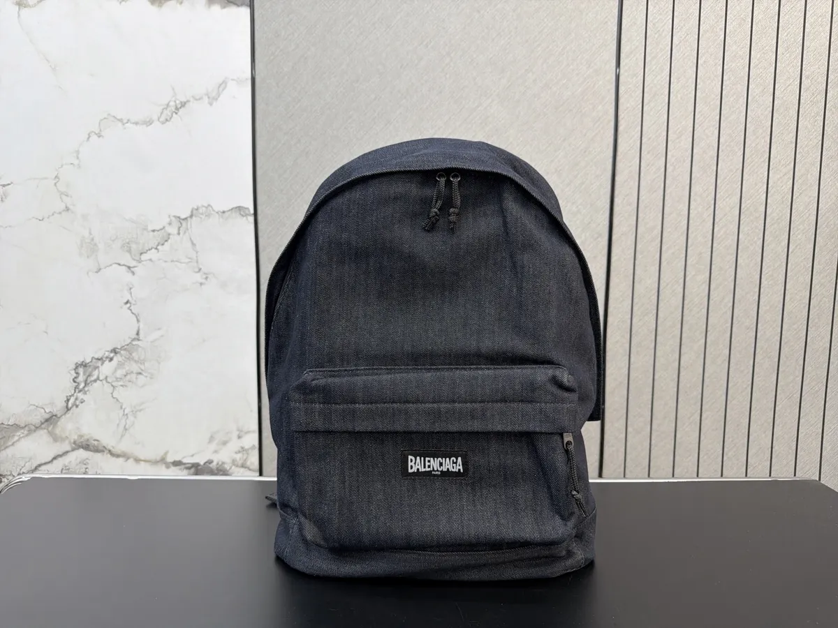 Balenciaga Backpack Replica - 42 × 33 cm — source photograph 1 of 3