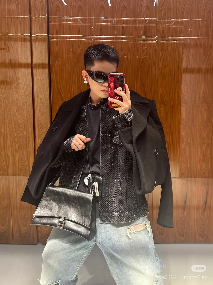 Balenciaga Crush Shoulder Bag — source photograph 1 of 3