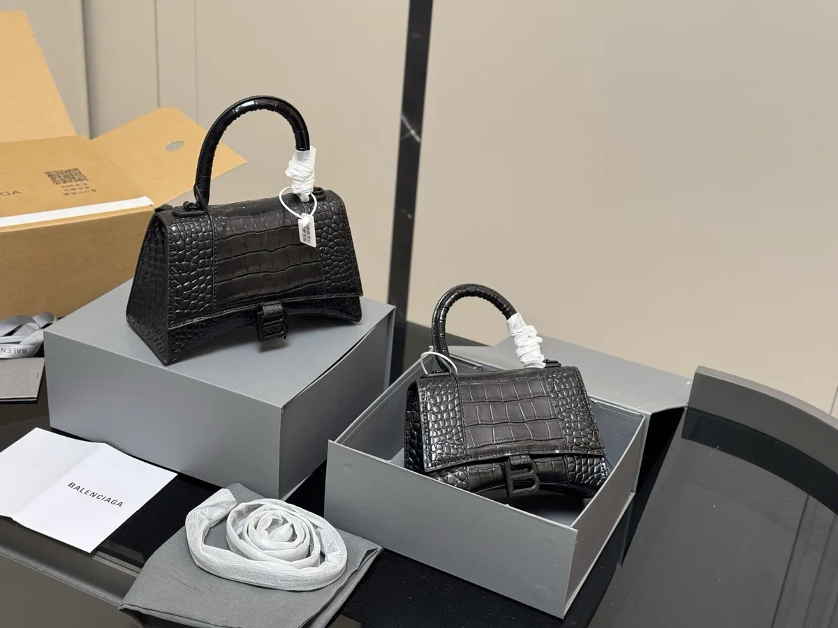 Balenciaga Hourglass Handbag - 23 × 15 cm Options — source photograph 1 of 3