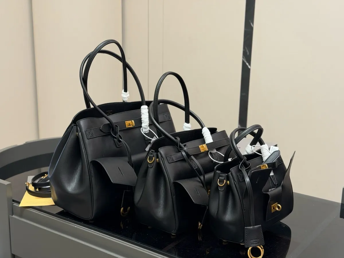 Balenciaga Rodeo Handbag - 37 × 26 cm Options — source photograph 1 of 3