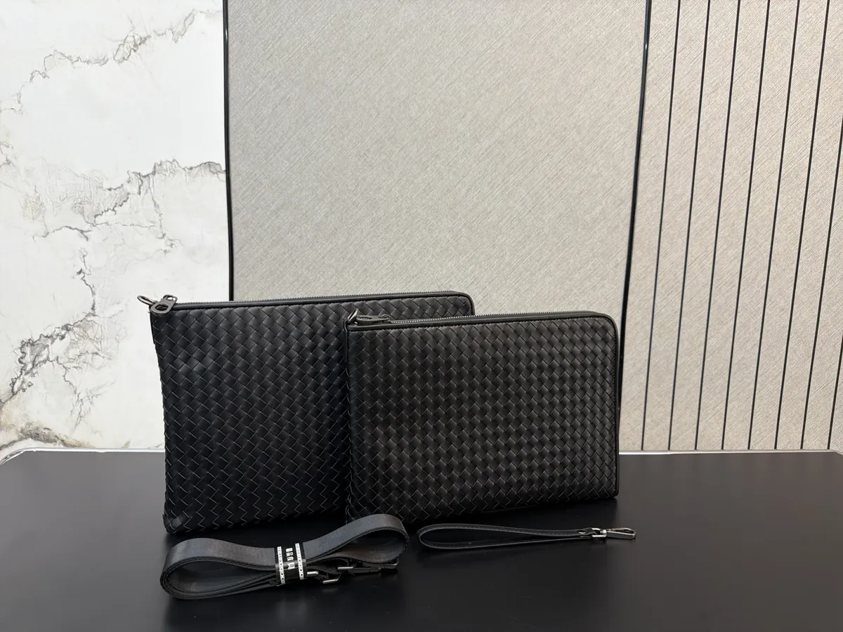 Bottega Veneta Woven Clutch Bag - 23 × 33 cm Options — source photograph 1 of 3