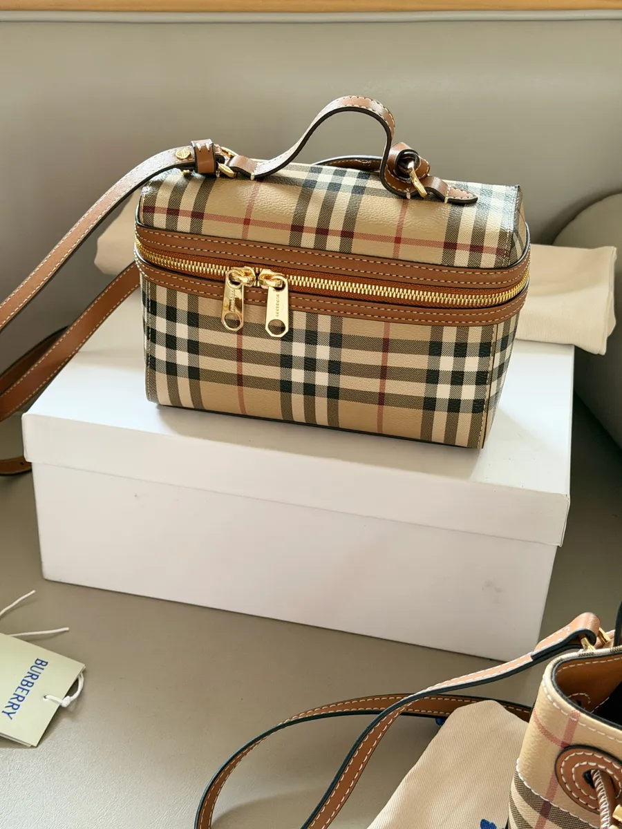 Burberry Check Shoulder Bag - 14 cm — source photograph 1 of 3