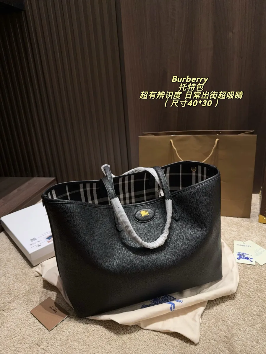 Burberry Tote Bag — source photograph 1 of 3