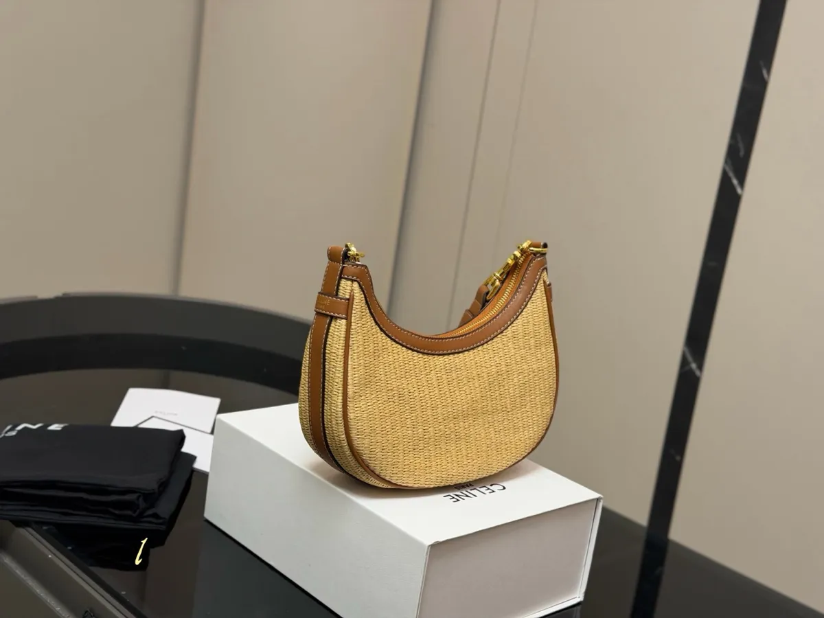 Celine Ava Shoulder Bag - 24 × 20 cm — source photograph 1 of 3