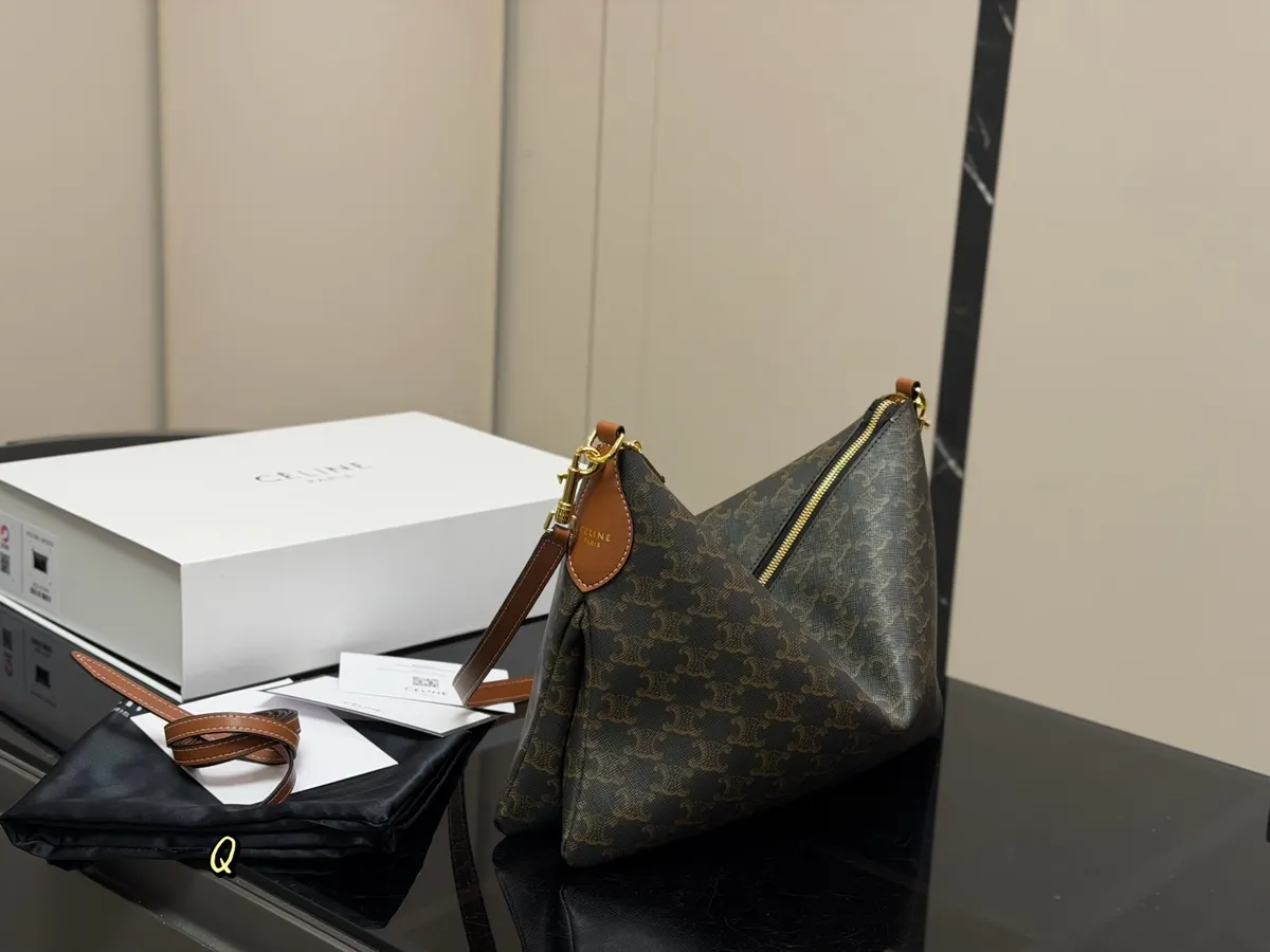 Celine Canvas Printed Handbag - 35 × 24 cm — source photograph 1 of 3