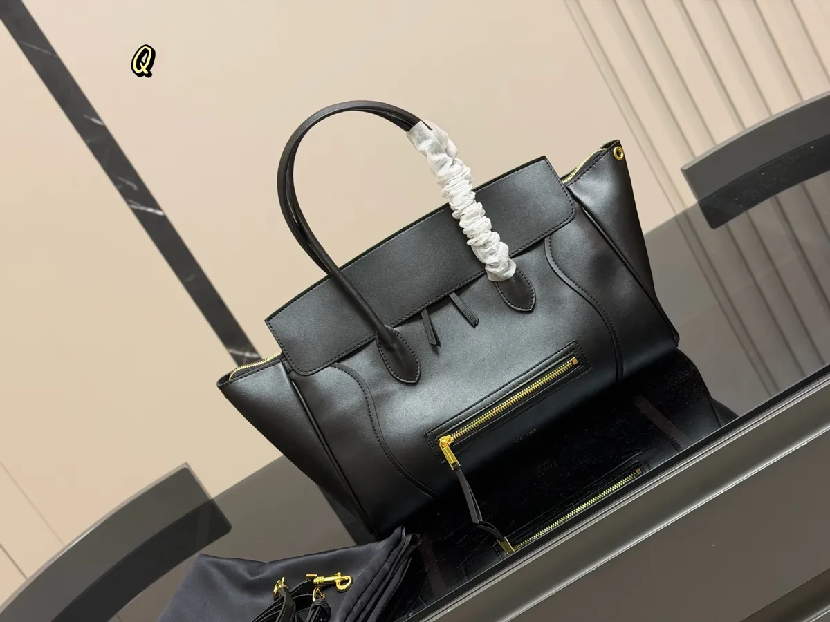 Celine Luggage Handbag - 36 × 22 cm — source photograph 1 of 3
