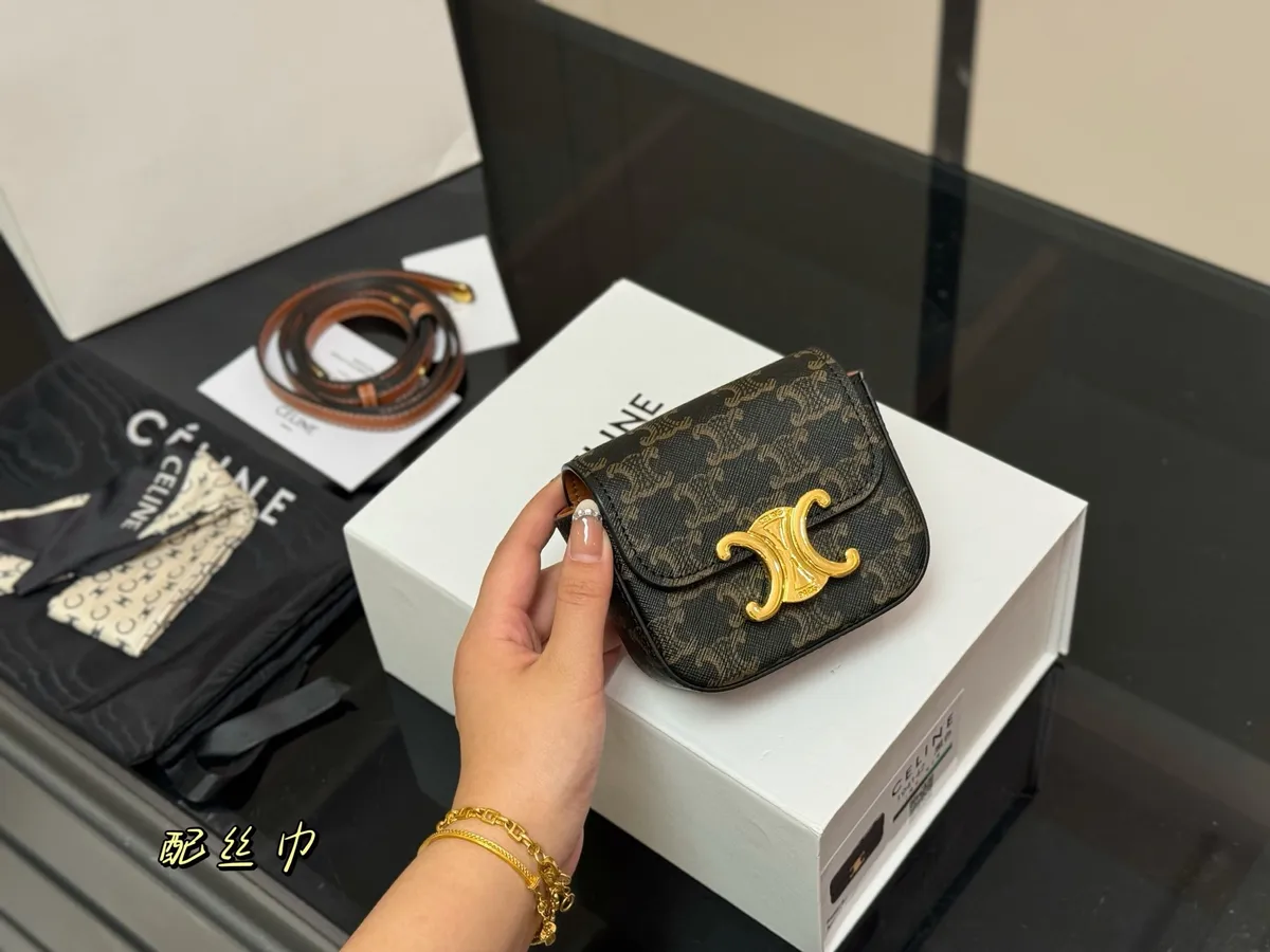 Celine Mini Bag - 10 × 12 cm — source photograph 1 of 3