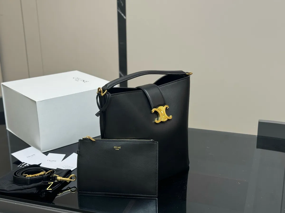 Celine Printed Bucket Bag - 24 × 24 cm — source photograph 1 of 3