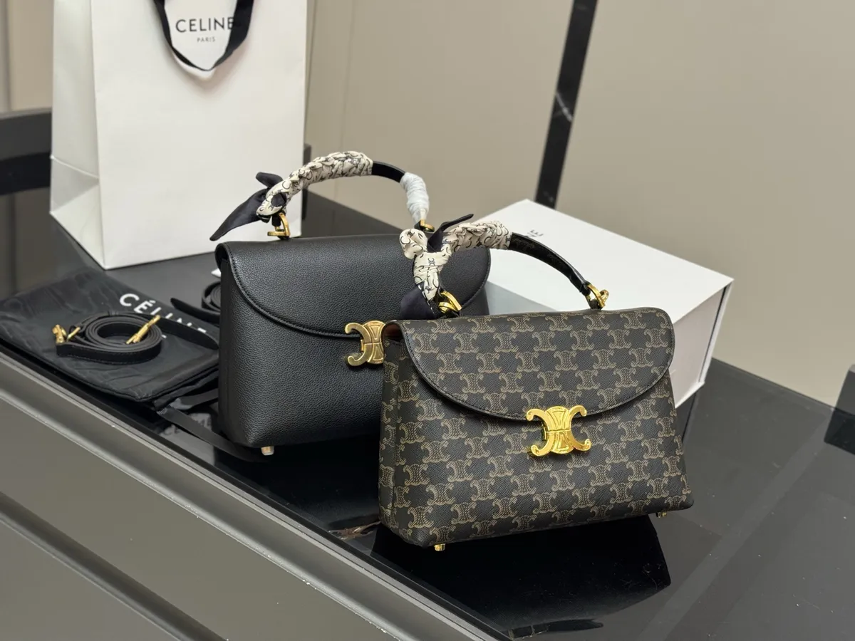Celine Tilly Handbag - 25 cm — source photograph 1 of 3
