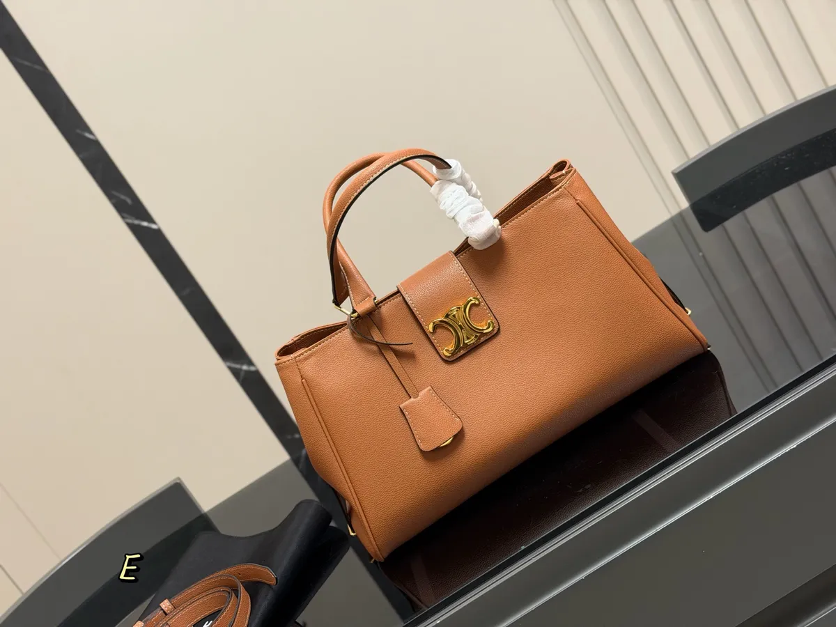 Celine Tote Bag - 38 × 22 cm — source photograph 1 of 3