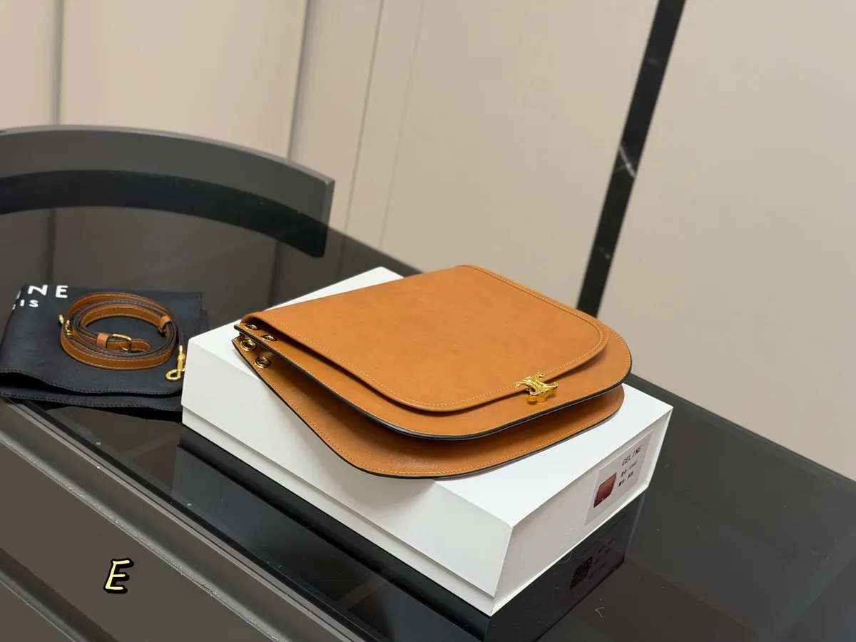 Celine Triomphe Crossbody Bag - 31 × 26 cm — source photograph 1 of 3