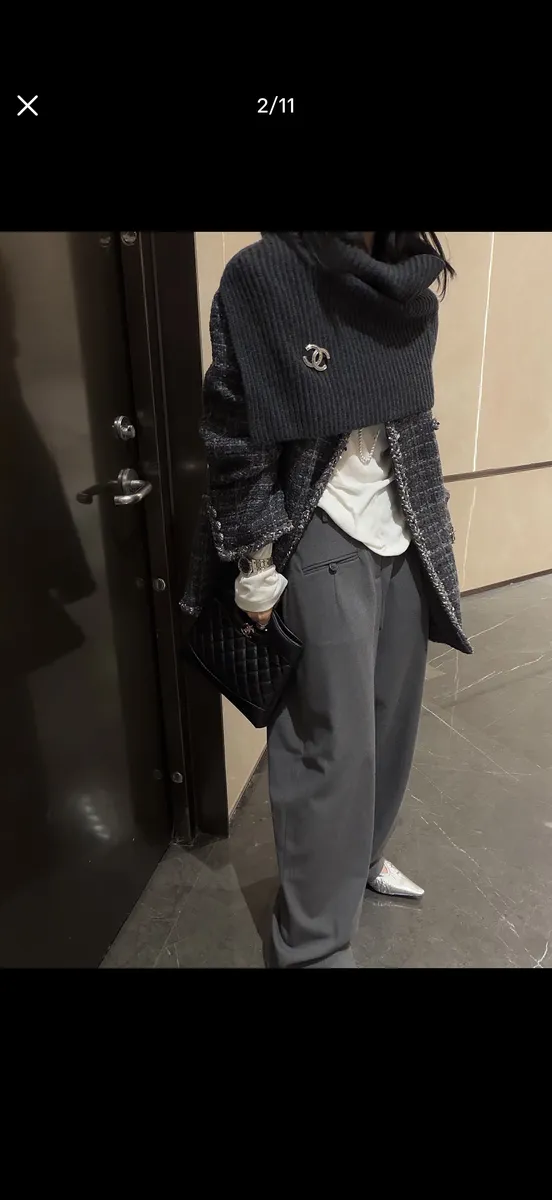 Chanel 31 Bag Handbag — source photograph 1 of 3