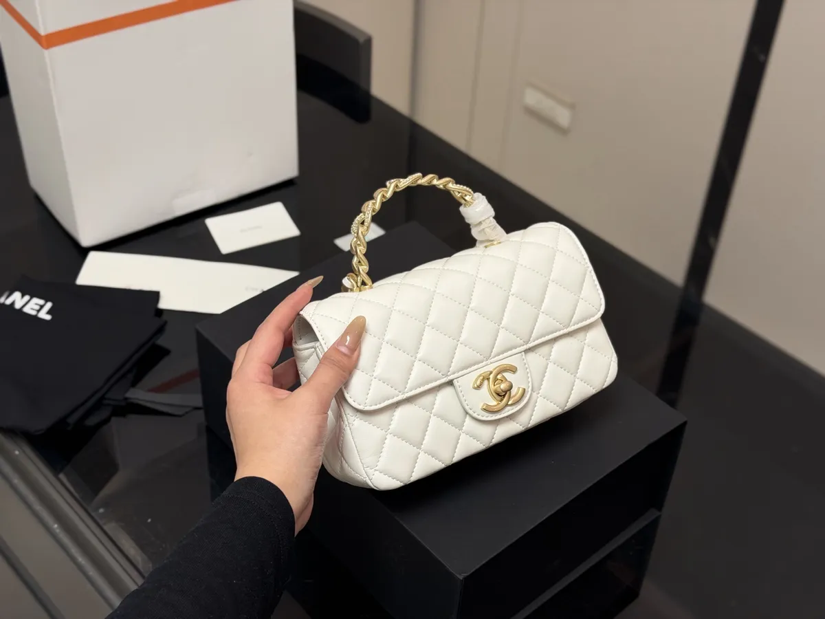 Chanel Classic Flap Mini Bag - 20 cm — source photograph 1 of 3