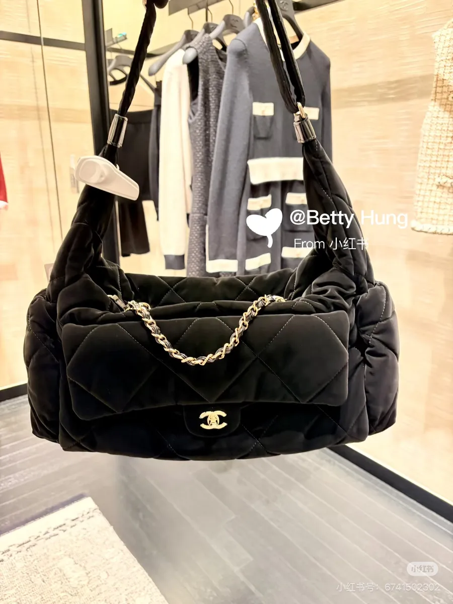 Chanel Coco Handbag - 44 cm — source photograph 1 of 3