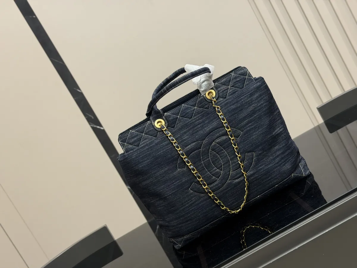 Chanel Coco Quilted Chain Tote Bag - 38 × 33 cm — source photograph 1 of 3