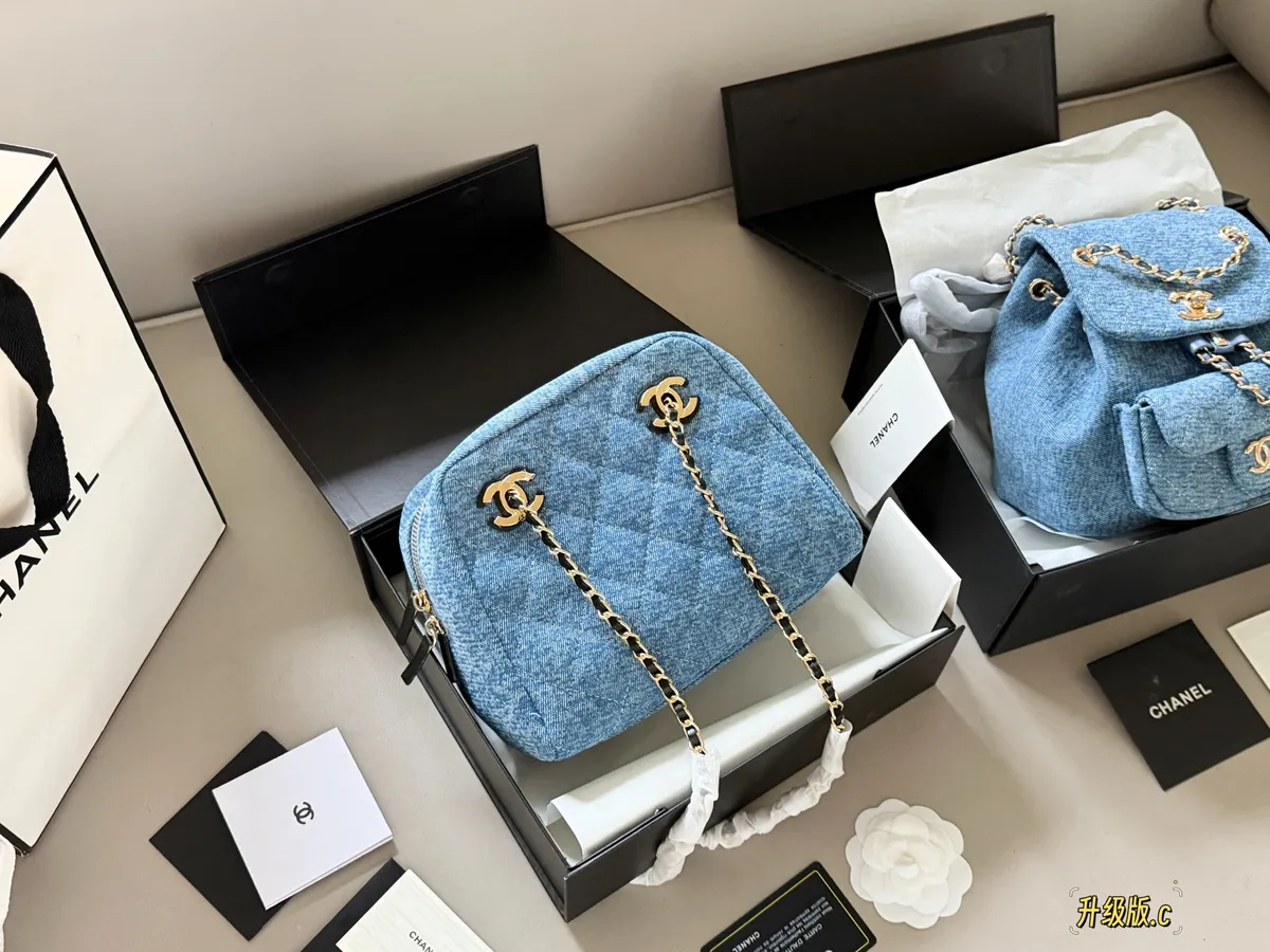 Chanel Denim Handbag - 22 × 20 cm — source photograph 1 of 3