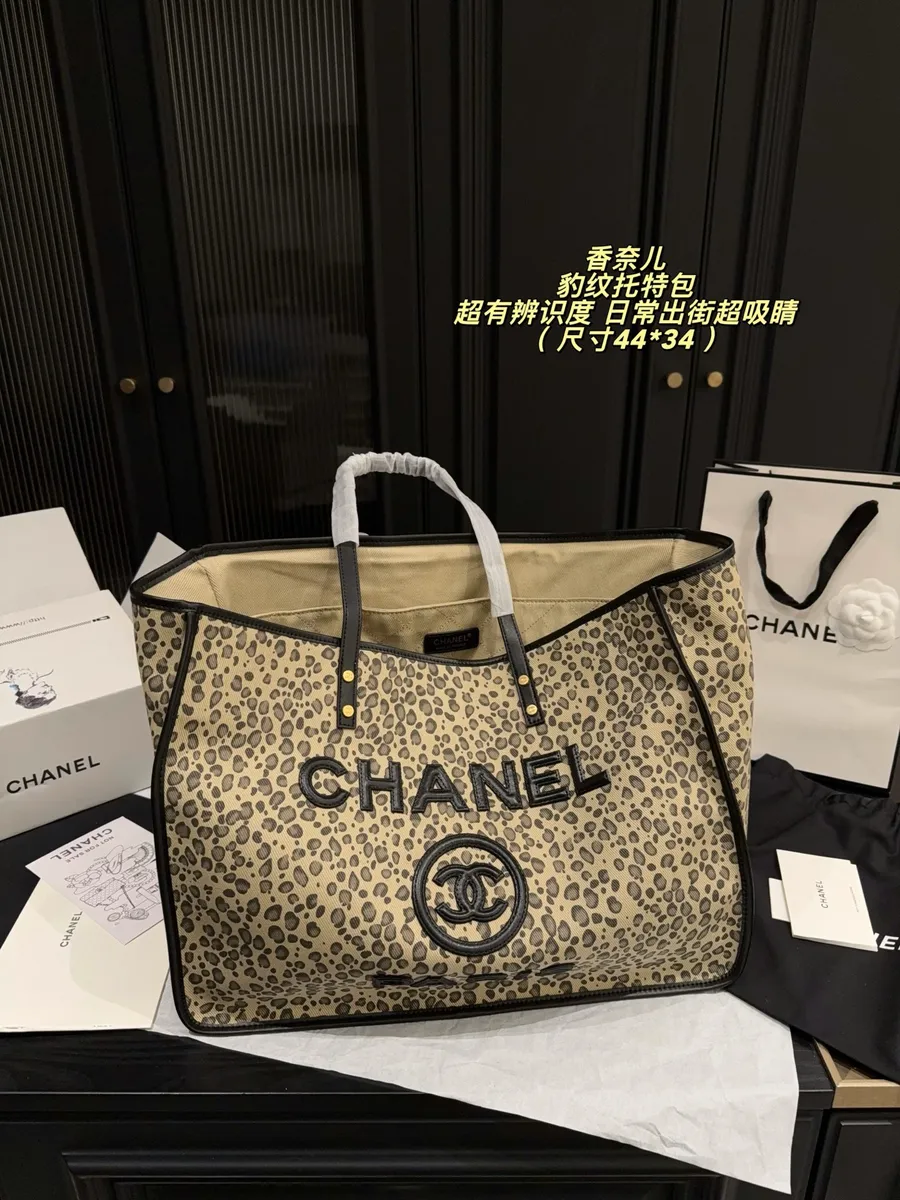 Chanel Embroidered Canvas Tote Bag — source photograph 1 of 3