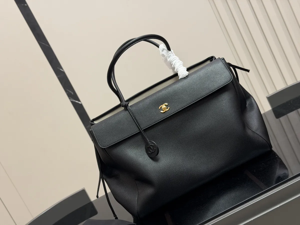 Chanel Quilted Tote Bag - 44 × 32 cm — source photograph 1 of 3