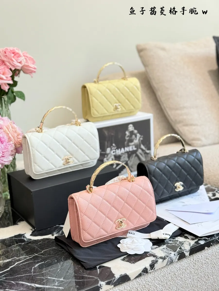 Chanel WOC Handbag - 19 cm — source photograph 1 of 3
