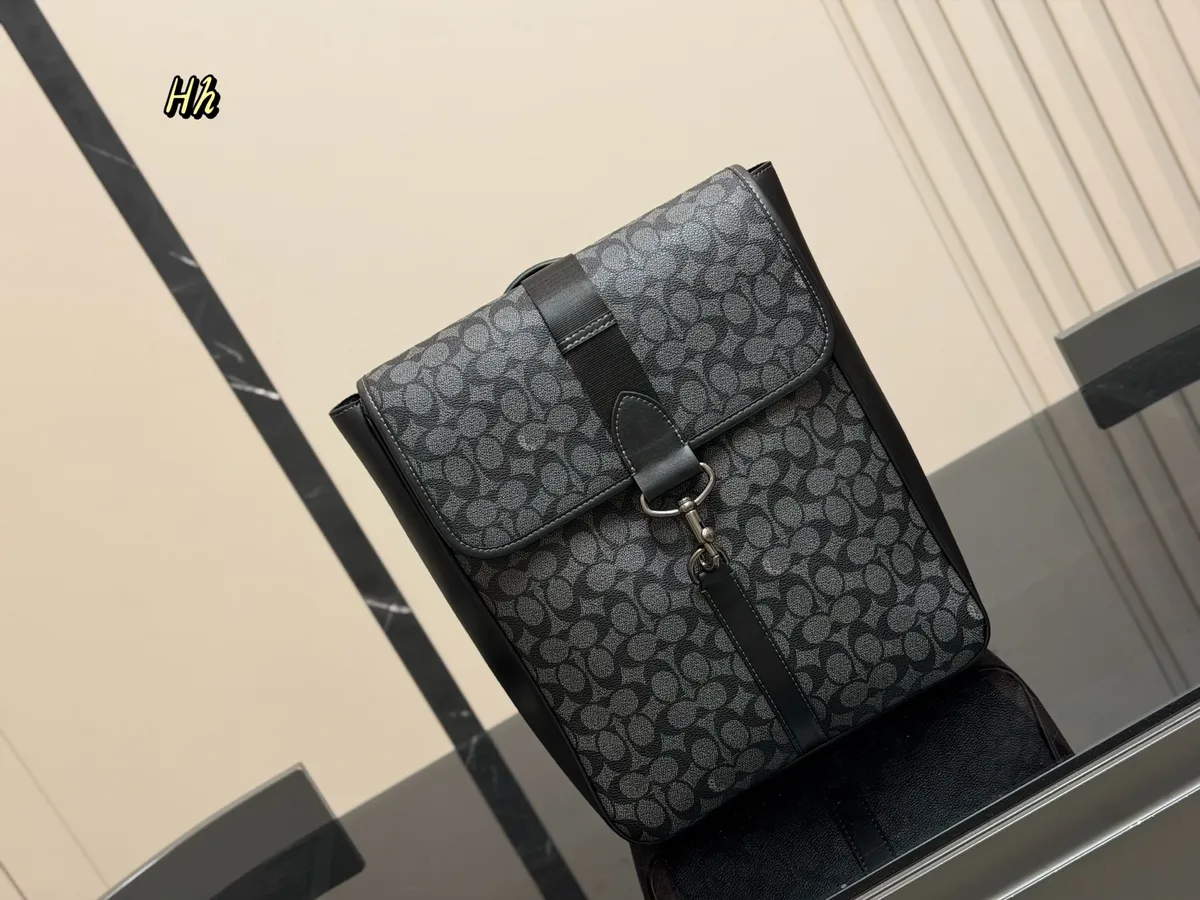 Coach Backpack - 29 × 38 cm — source photograph 1 of 3