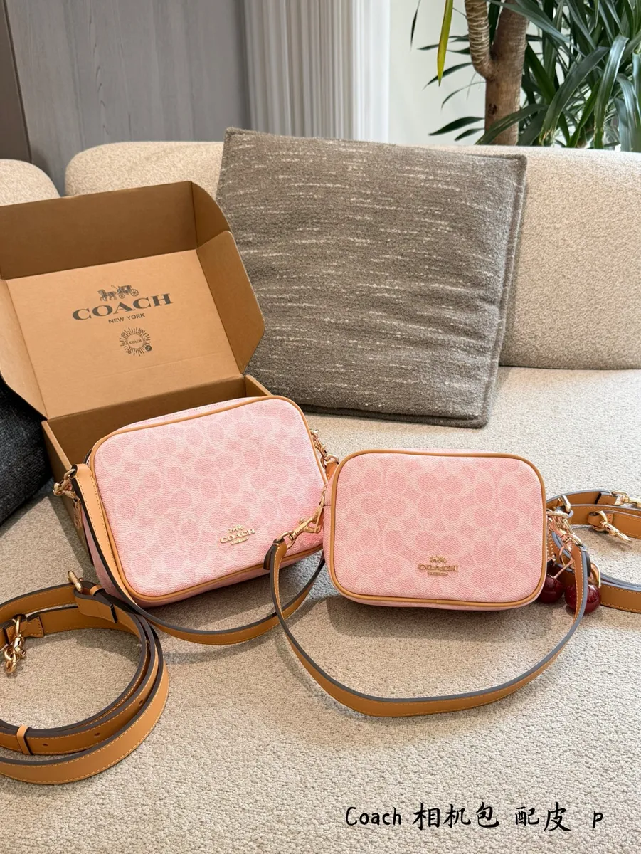 Coach Camera Bag - 18 cm Options — source photograph 1 of 3