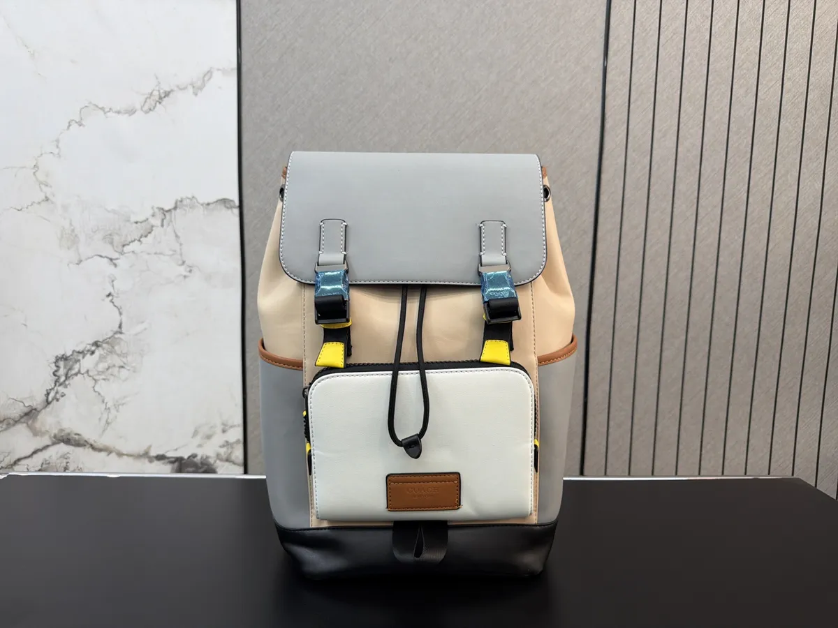 Coach Flap Drawstring Backpack - 40 × 28 cm — source photograph 1 of 3