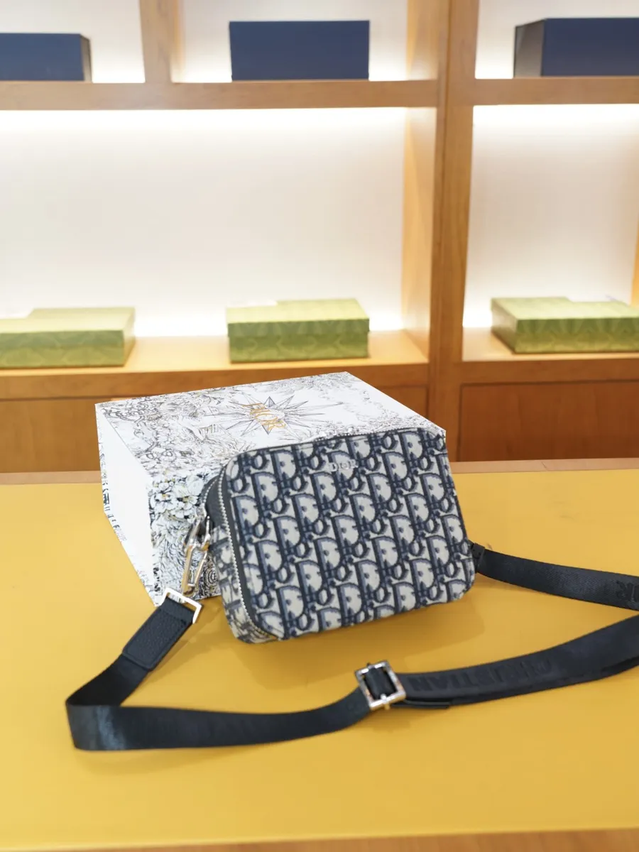 Dior Crossbody Bag — source photograph 1 of 3