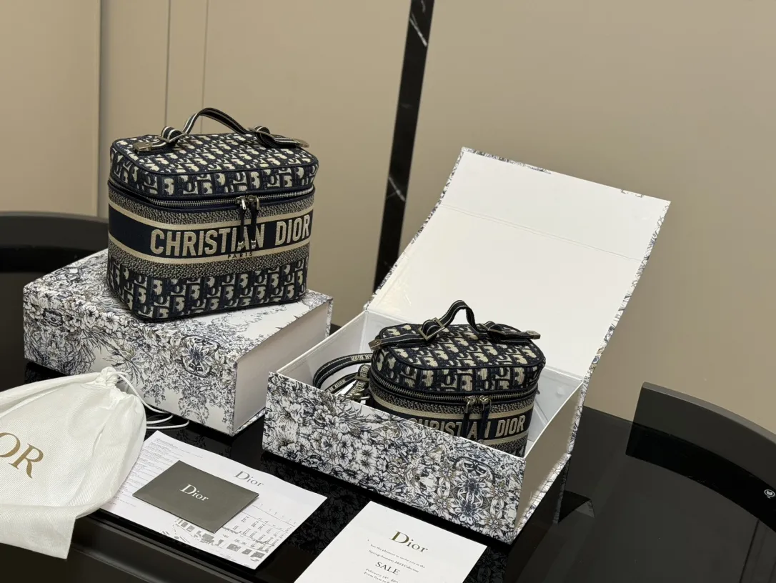 Dior Embroidered Mini Bag - 24 × 18 cm Options — source photograph 1 of 3