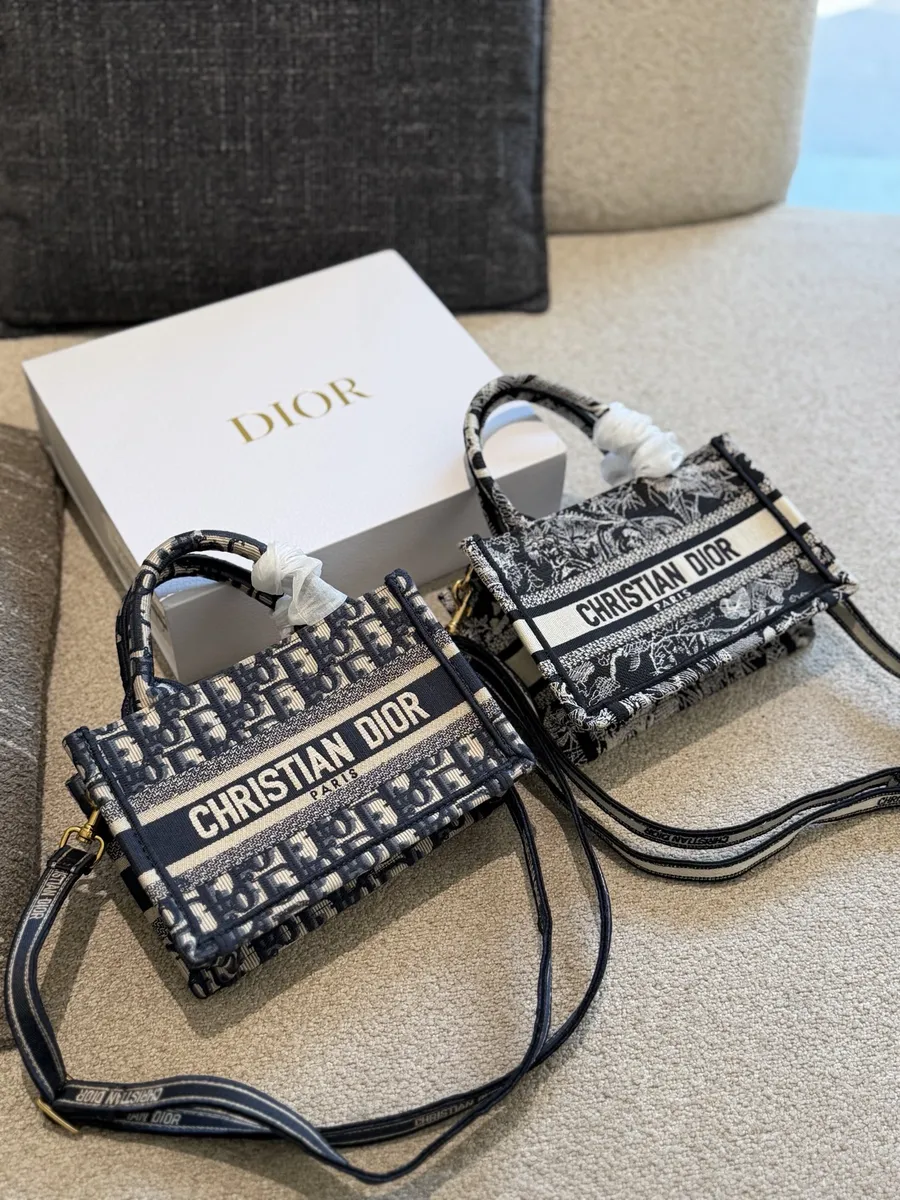Dior Embroidered Monogram Tote Bag - 21.5 × 13 × 7.5 cm — source photograph 1 of 3