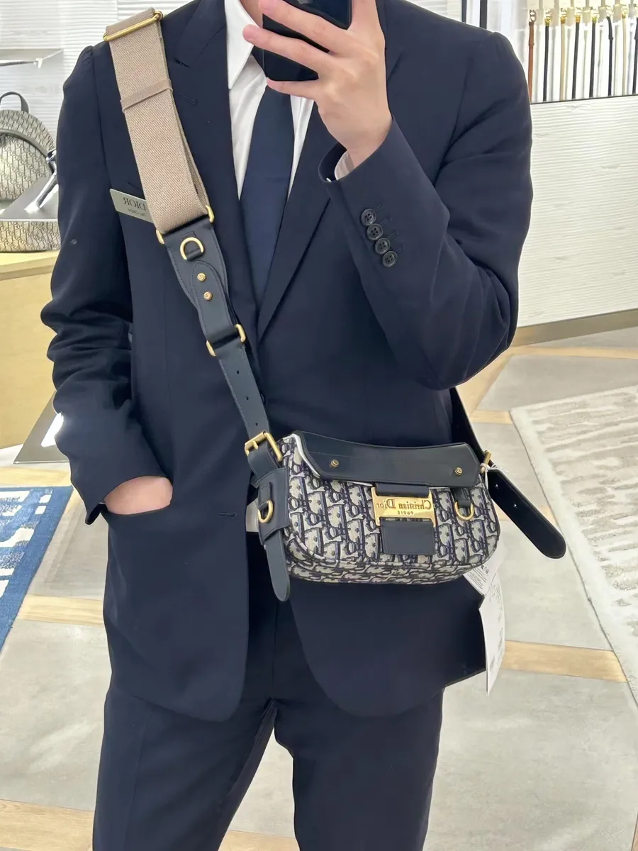 Dior Monogram Handbag — source photograph 1 of 3