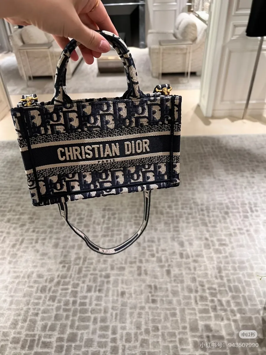 Dior Printed Tote Bag — source photograph 1 of 3