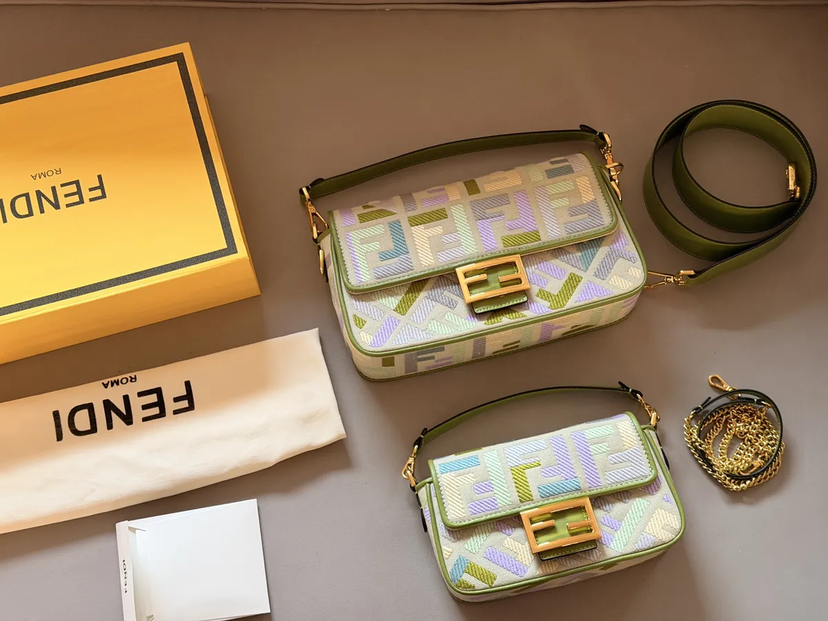 Fendi Baguette Crossbody Bag - 18 × 10 cm Options — source photograph 1 of 3